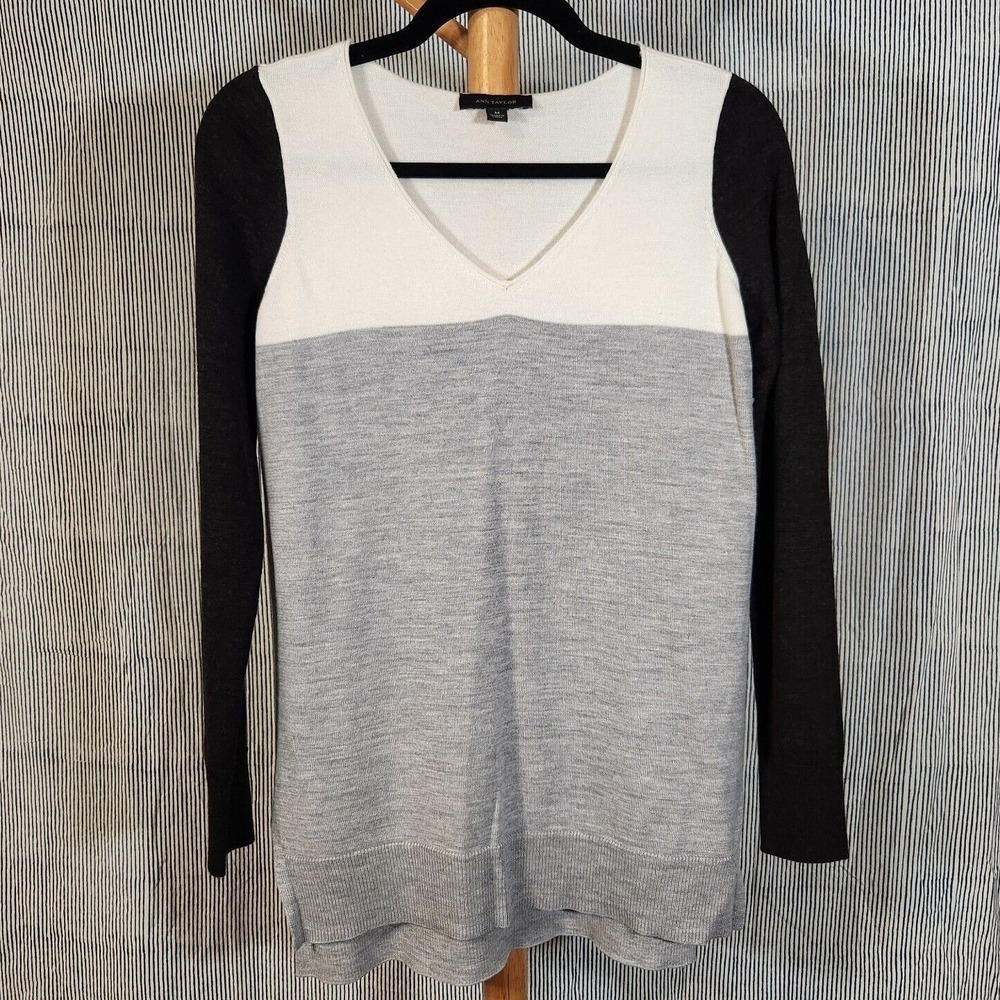 Ann Taylor Medium $98 Merino Wool Blend Gray White Black Colorblock Sweater